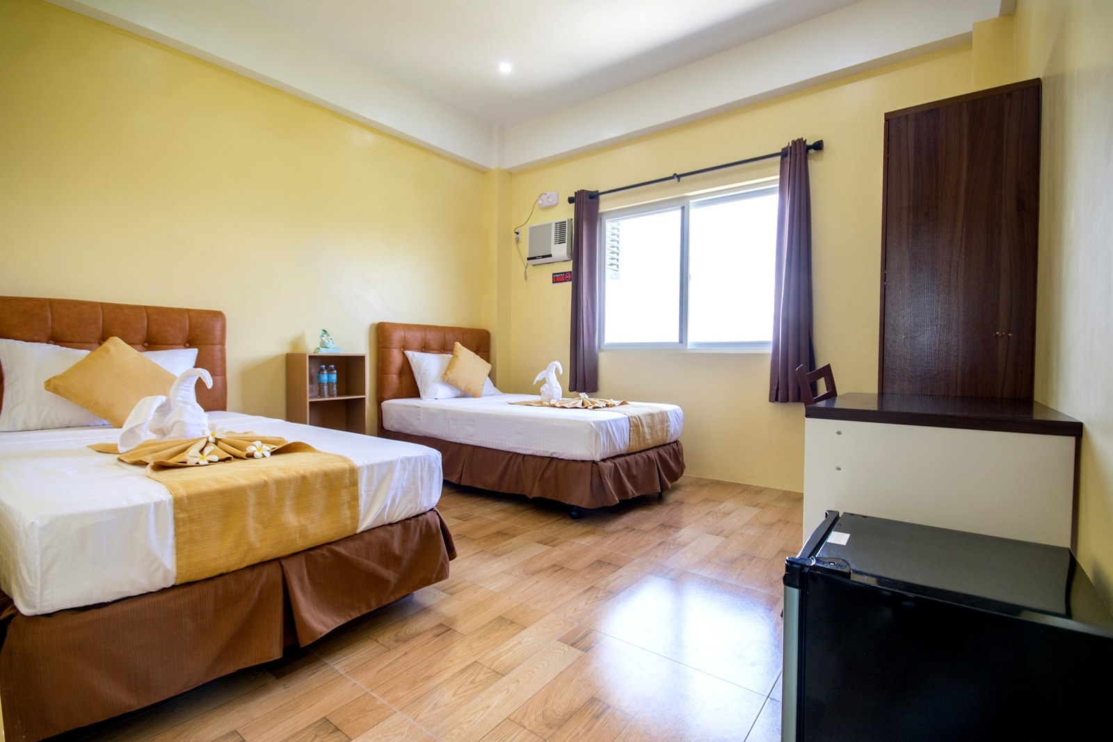 Boracay Coco English Academy 校内寮Twin Roomの学校提供写真（校舎外観ではありません）