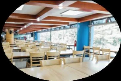 PINES メインキャンパス Main校食堂