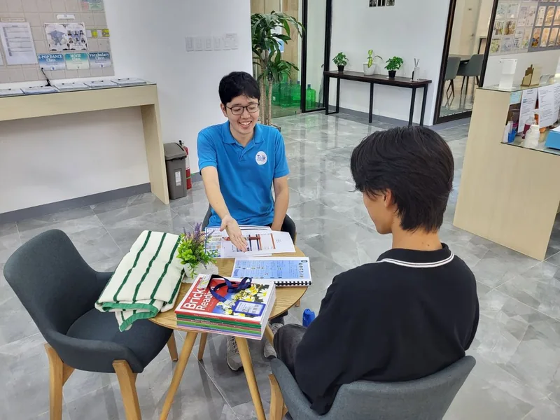 TALK Academy Clark 受付の学校提供写真