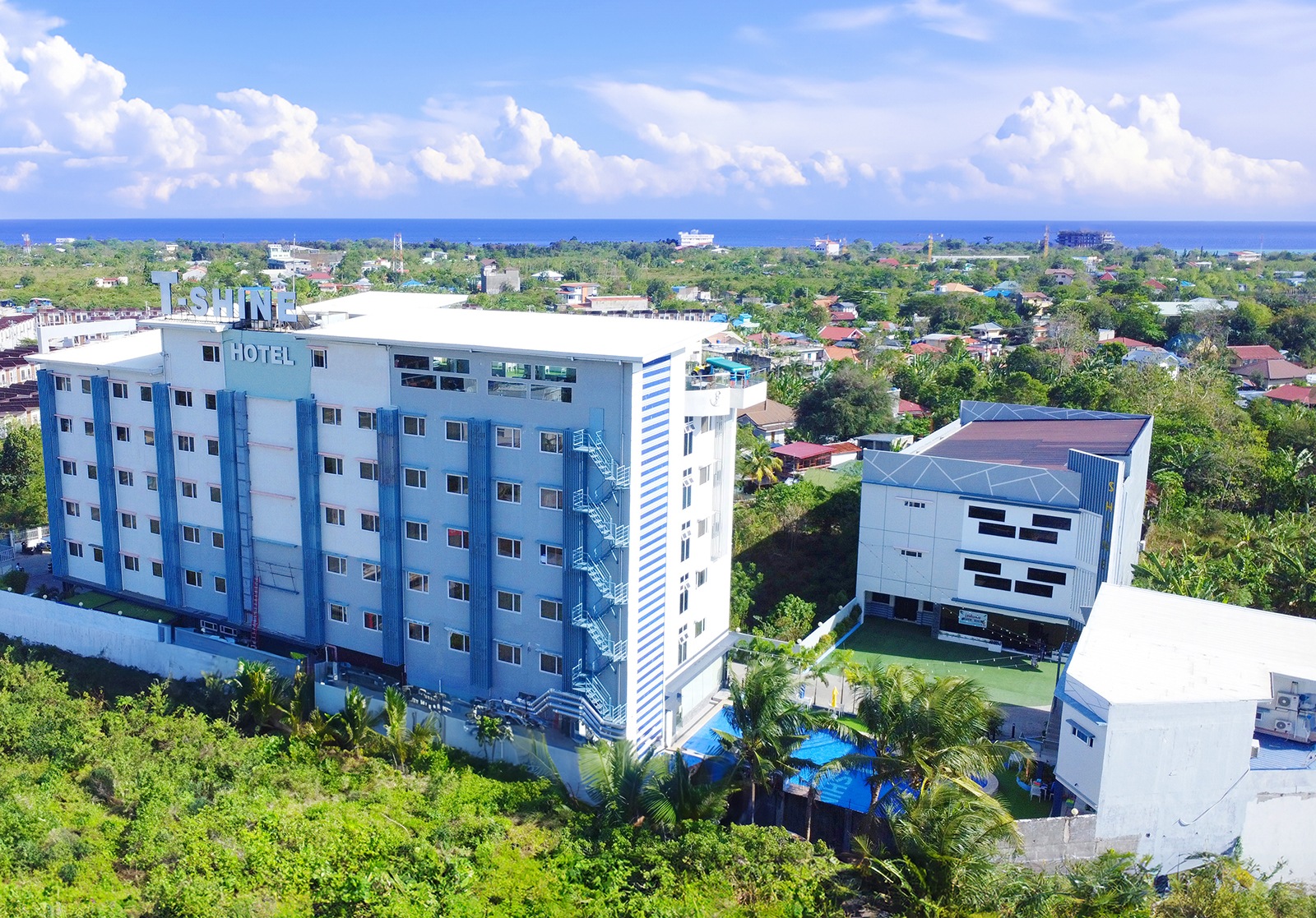 JOYFUL Education T-Shine Hotelと校舎の学校提供写真