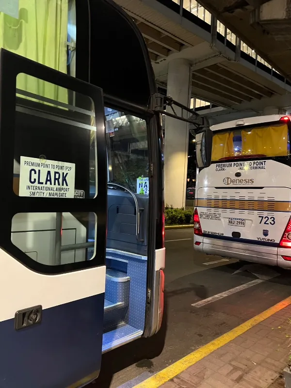マニラ空港 Terminal3からクラークバス移動 移動バス搭乗